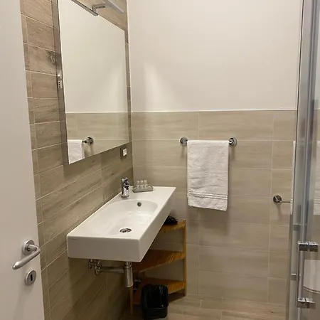 Villanova 4 *